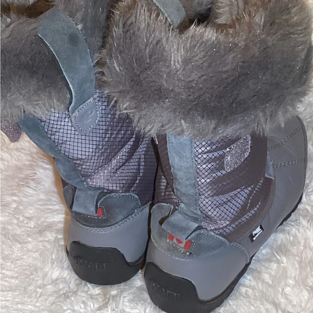 Pajar Genevieve Gray Women's Lace-Up faux fur boots size 8.5